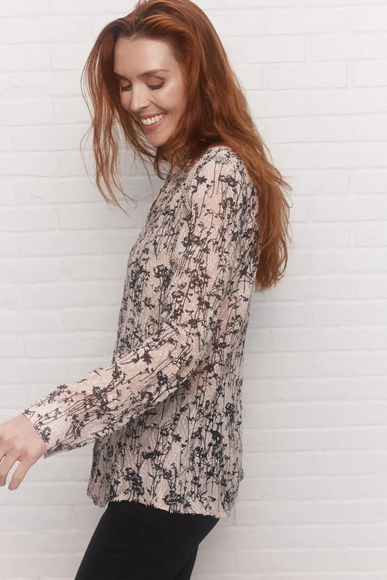 Chemise rose à motif fleuri noir | Nenuphar